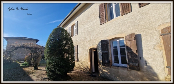 Maison à vendre 8 pièces REYSSOUZE (01) proche PONT DE VAUX 180 m², dépendance 150 m², carport 68 m², terrain clos 1690m²