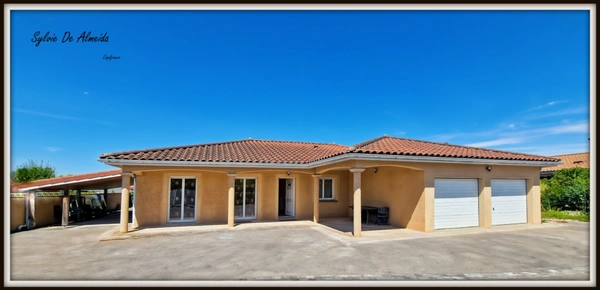 Maison à vendre Plain Pied 5 pièces, 4 chambres, environ 135 m² BAGE LA VILLE (01) terrain 867 m² clos double garage