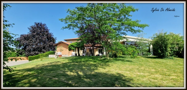 Propriete à vendre 8 pièces 285 m² REPLONGES (01), Piscine, 4 suites, double garage, terrain 2136 m²
