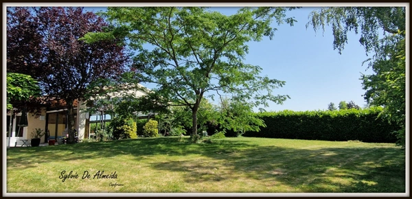 Propriete à vendre 8 pièces 285 m² REPLONGES (01), Piscine, 4 suites, double garage, terrain 2136 m²