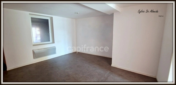 Immeuble de village, fort Potentiel à vendre BAGE LE CHATEL (01) 106m² environ
