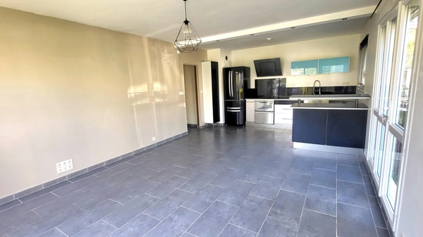 Investissement locatif clé en main – 2 pièces avec jardin, parking et cave à Yerres