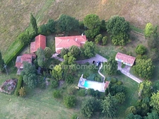 MAISON FAMILIALE AVEC DEPENDANCES AU LEDAT (47)
