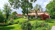 MAISON FAMILIALE AVEC DEPENDANCES AU LEDAT (47)