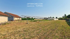 TERRAIN AVEC 2 DEPENDANCES