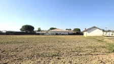 Terrain plat avec dépendance à Villeneuve sur Lot 