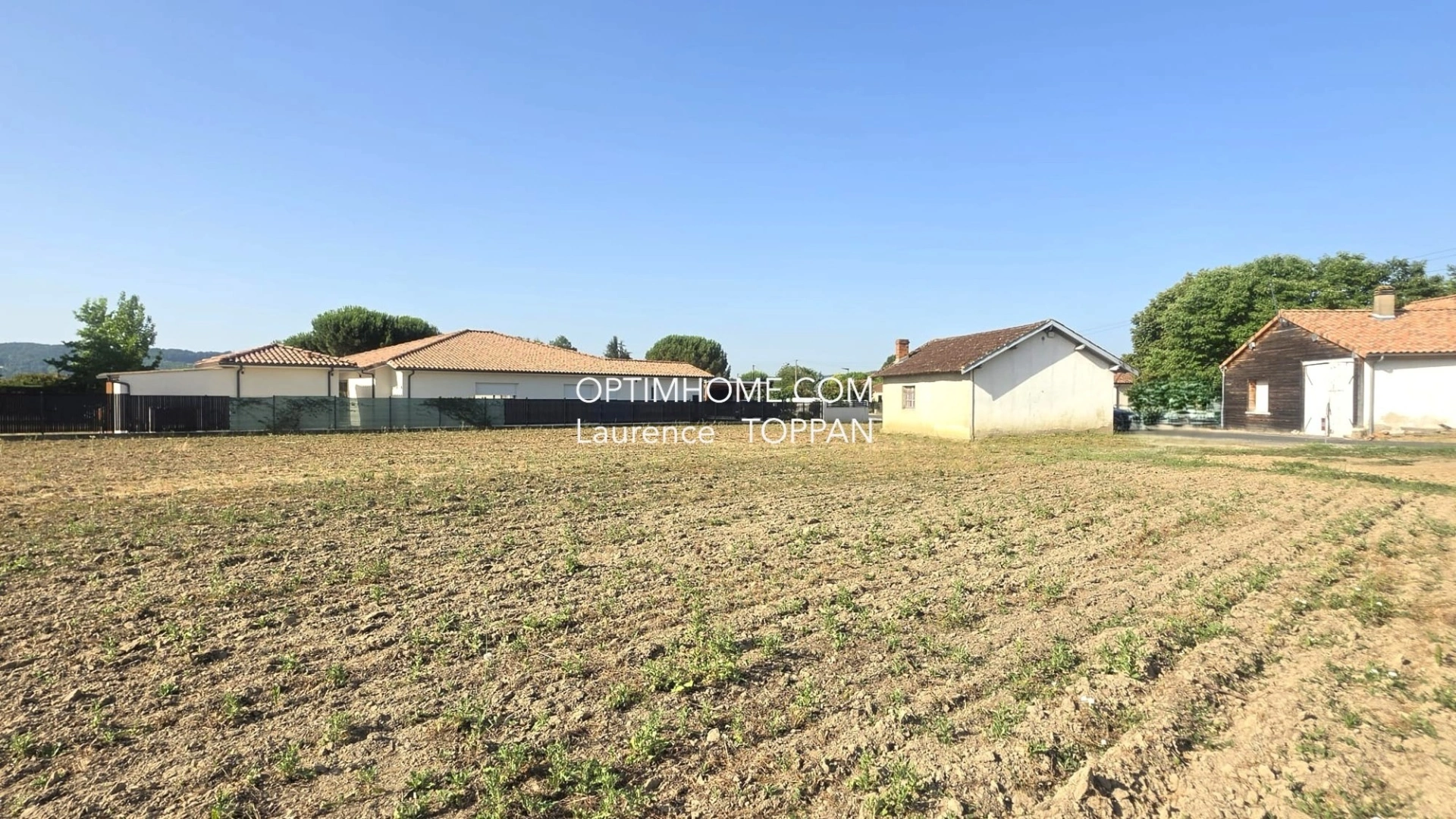 Terrain plat avec dépendance à Villeneuve sur Lot · 49 900 €