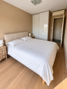 VALLAURIS – GOLFE-JUAN | ÉLÉGANT 2 PIÈCES DE 50 M² AVEC TERRASSE DE 12 M², VUE MER ET MONTAGNE