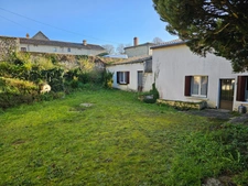 Maison à rénover à Cursay-sur-Dive