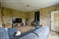 Dpt Cher (18), à vendre proche de CHATEAUMEILLANT maison P5 de 154 m² - Terrain de 1 hectare