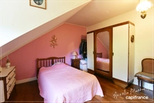 8-room bourgeois house in MAISONNAIS (18)