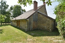 Charmante maison berrichonne avec grand terrain REIGNY (18)