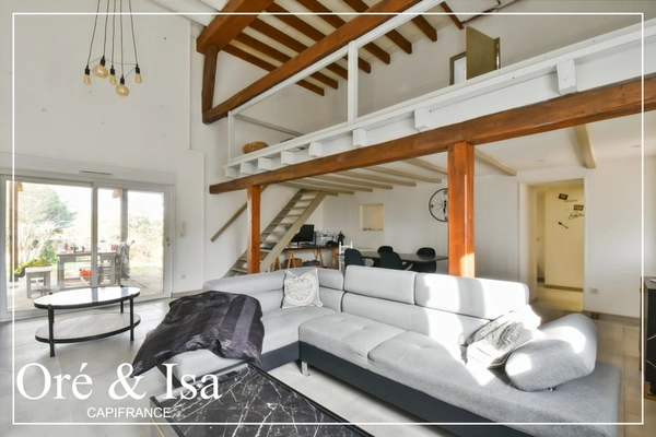 Maison familiale rénovée – 3 chambres – Chambre indépendante – Garage – Jardin – Vue campagne- AINAY LE VIEIL (18)