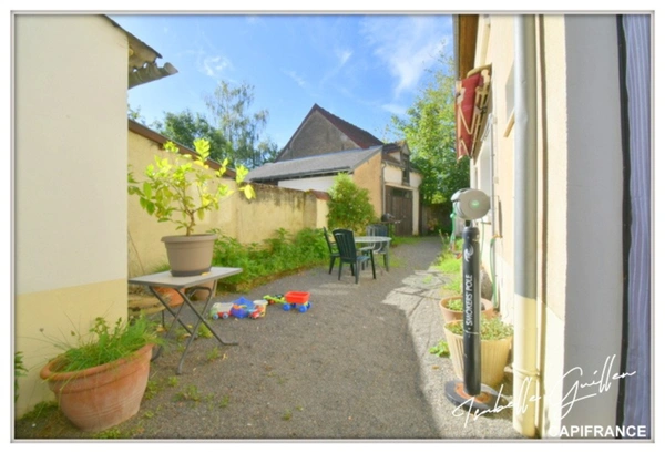 Maison de village 4 pièces CHATEAUMEILLANT (18)