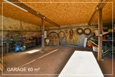 Maison de plain-pied type loft avec jardin paysagé, garage et fort potentiel – Culan
