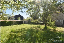Cher department (18), for sale - house, barn and garden - 6 rooms, 110 m2