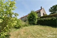 8-room bourgeois house in MAISONNAIS (18)