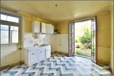 Maison à vendre 8 pièces +  grange PREVERANGES (18)
