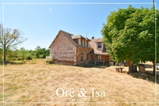 Exceptional 9-room house for sale in SAINT VITTE (18)