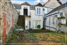 Investissement locatif ou implantation professionnelle : une opportunité à saisir ! à vendre CULAN (18)