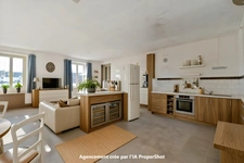 Maison de plain-pied type loft avec jardin paysagé, garage et fort potentiel – Culan