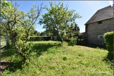 Cher department (18), for sale - house, barn and garden - 6 rooms, 110 m2