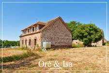 Exceptional 9-room house for sale in SAINT VITTE (18)