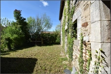 Cher department (18), for sale - house, barn and garden - 6 rooms, 110 m2