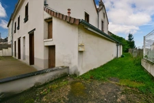 Immeuble à vendre HURIEL (03) Grande maison avec deux logements