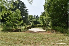 8-room bourgeois house in MAISONNAIS (18)