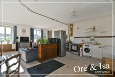 Maison de plain-pied type loft avec jardin paysagé, garage et fort potentiel – Culan