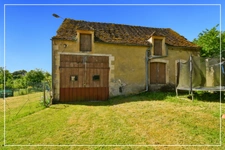 Dpt Cher (18), Loye-Sur-Arnon, Maison 112 m² – Grand terrain, dépendance de 100 m² et garage avec fosse