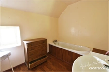 8-room bourgeois house in MAISONNAIS (18)