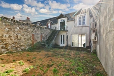 Investissement locatif ou implantation professionnelle : une opportunité à saisir ! à vendre CULAN (18)