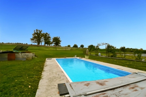 Propriete à vendre 4 pièces VALLON EN SULLY (03)