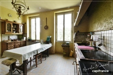 8-room bourgeois house in MAISONNAIS (18)