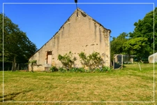 Dpt Cher (18), Loye-Sur-Arnon, Maison 112 m² – Grand terrain, dépendance de 100 m² et garage avec fosse