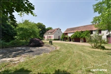 8-room bourgeois house in MAISONNAIS (18)