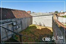 Investissement locatif ou implantation professionnelle : une opportunité à saisir ! à vendre CULAN (18)