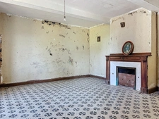 Maison Gasconne et plusieurs dépendances, vue Pyrénées, 