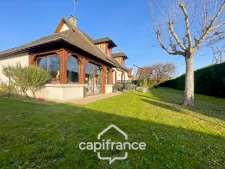 Superbe maison familiale de 175 m² sur terrain arboré de 991 m² !