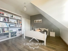 Superbe maison familiale de 175 m² sur terrain arboré de 1209m² !