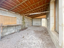 Maison à rénover avec grand terrain 