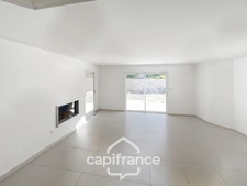 Maison contemporaine lumineuse de 160 m² avec piscine et fort potentiel 