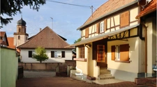 Maison alsacienne à rénover, 120 m² + dépendances, beau potentiel à OHLUNGEN