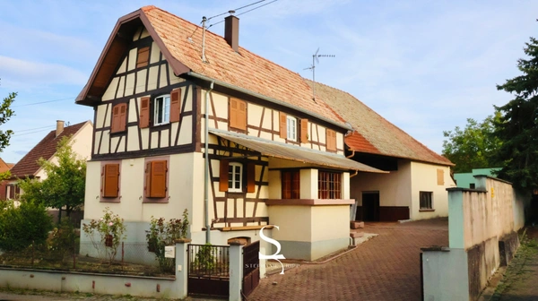 Maison alsacienne à rénover, 120 m² + dépendances, beau potentiel à OHLUNGEN