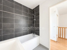 Three-bedroom duplex apartment with terrace in the heart of the Bassins à flot - Bordeaux (33)