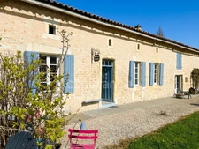 Wine Estate with Tourism Activity - 9.39 Hectares - Vanzac (17)