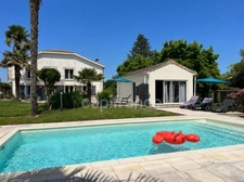 Demeure de caractère avec piscine et dépendances - Un lieu à réinventer - Chevanceaux (17)