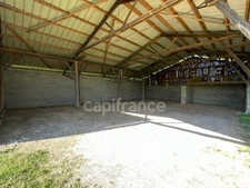 267 m² warehouse convertible into a residence on 6,813 m² of land - High potential - Chevanceaux (17)